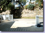 Schiebetor mit elektischem Schiebetorantrieb