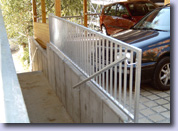 Zaunsfelder mit Treppengeländer